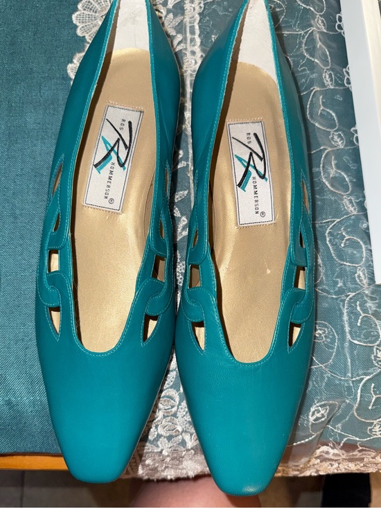 Ros Hommerson Shoes - Teal Cutout Leather kitten heels